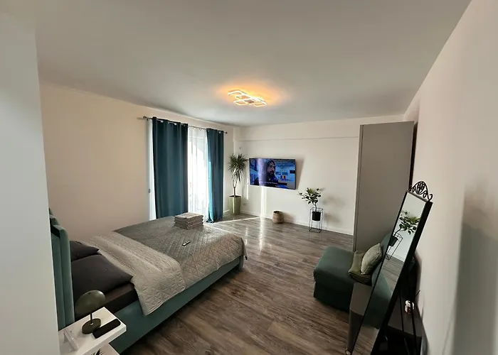 Garsoniera Lux Апартаменты *