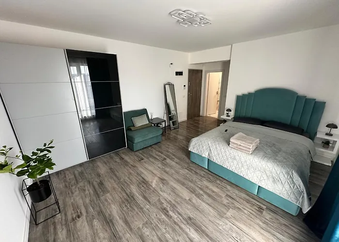 Garsoniera Lux Апартаменты Крайова